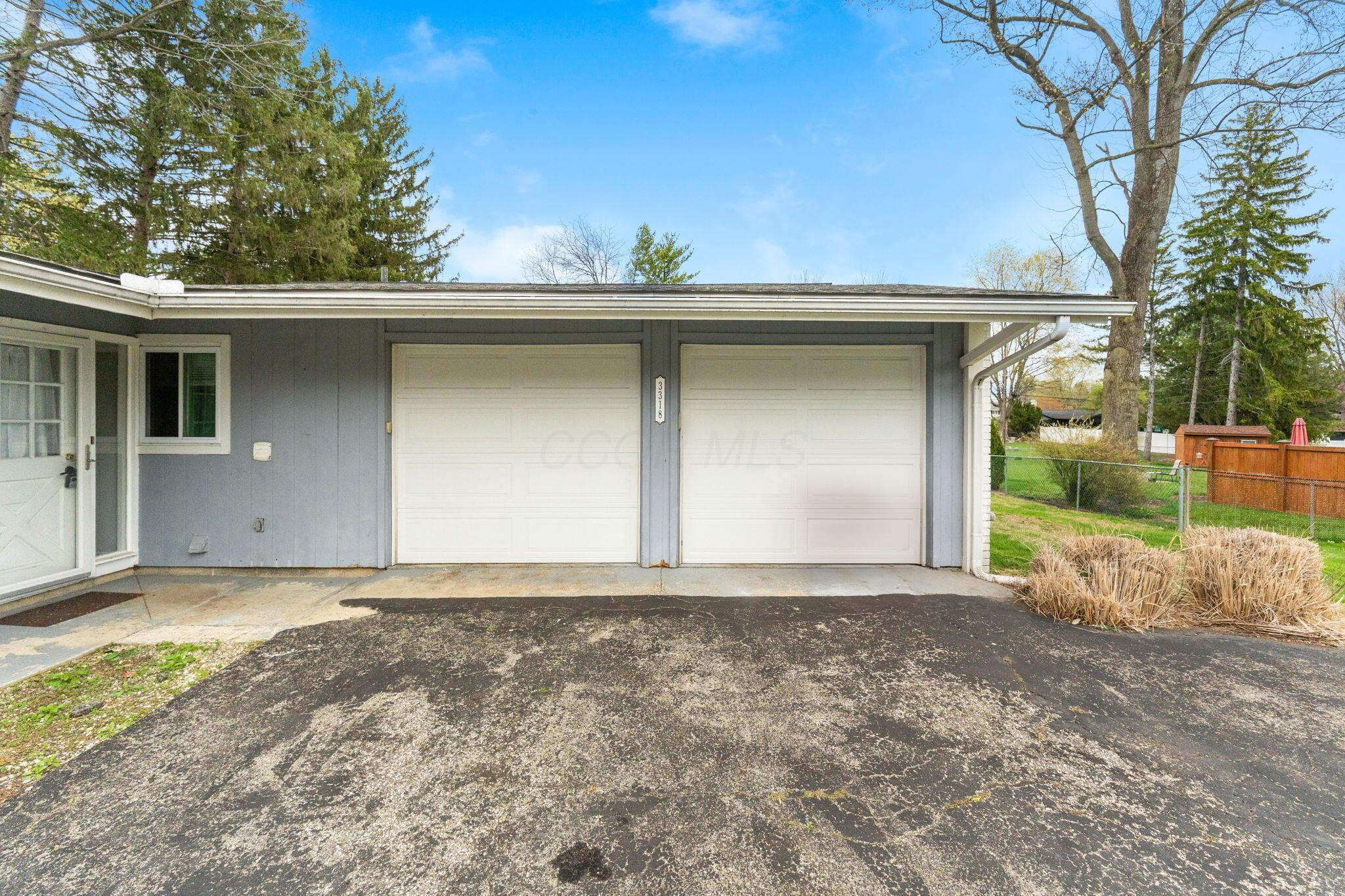 3318 Darbyshire Drive, Hilliard, Ohio image 16