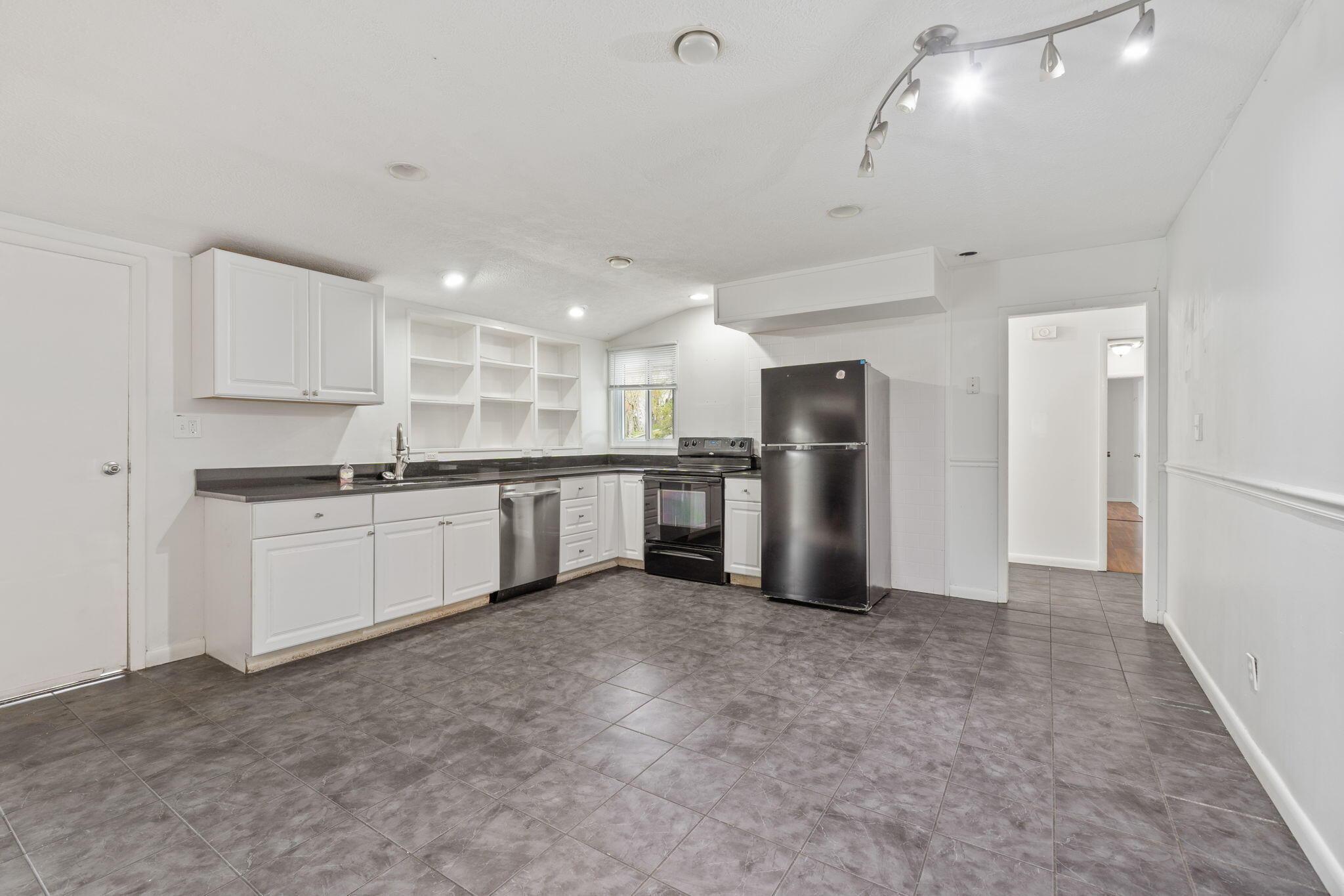 3318 Darbyshire Drive, Hilliard, Ohio image 37