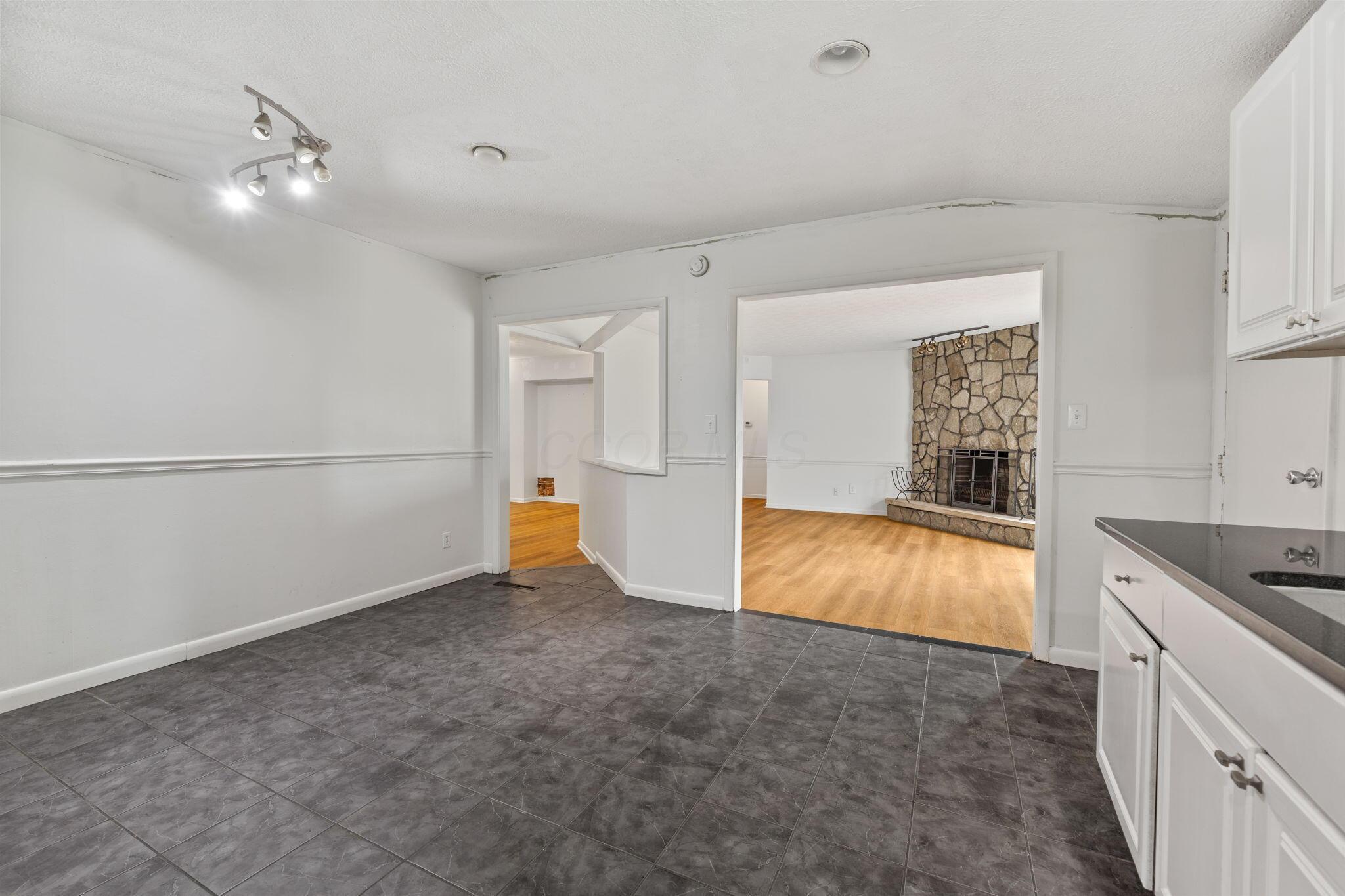 3318 Darbyshire Drive, Hilliard, Ohio image 40