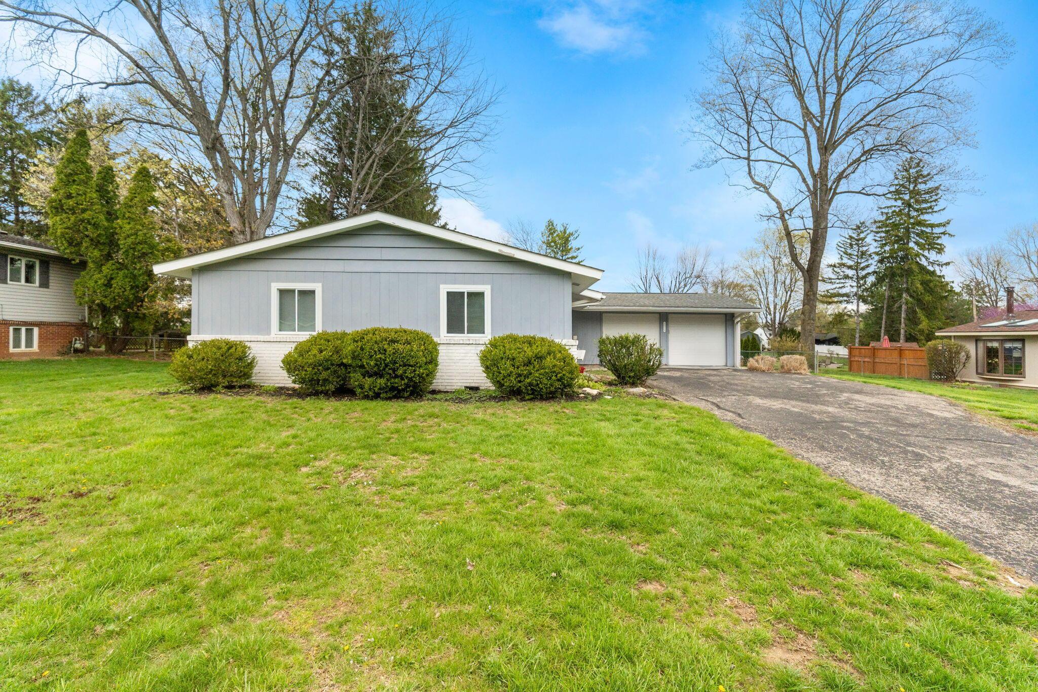 3318 Darbyshire Drive, Hilliard, Ohio image 13