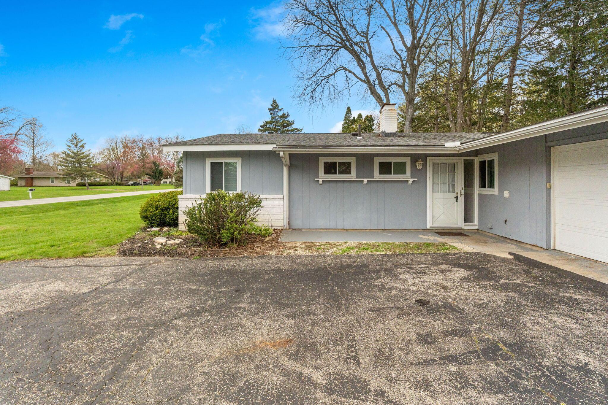 3318 Darbyshire Drive, Hilliard, Ohio image 15