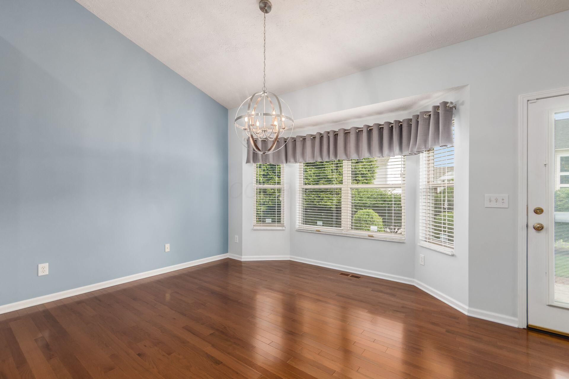 6252 Clover Place, Hilliard, Ohio image 11