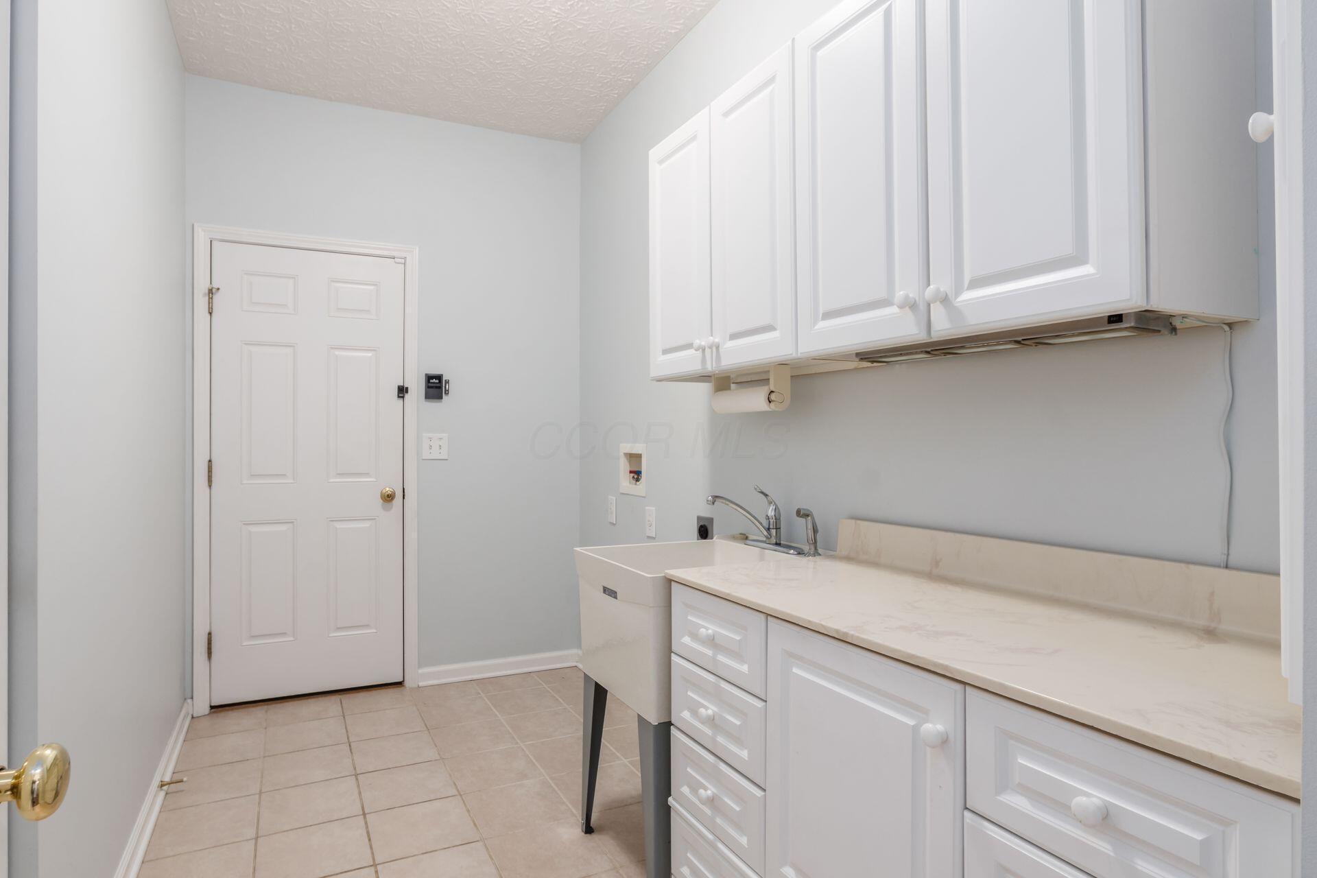 6252 Clover Place, Hilliard, Ohio image 25