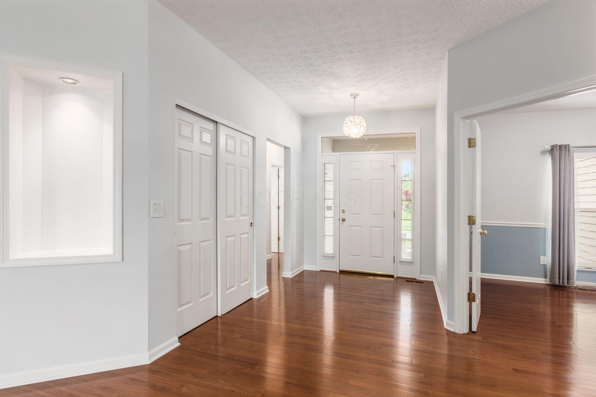 6252 Clover Place, Hilliard, Ohio image 3