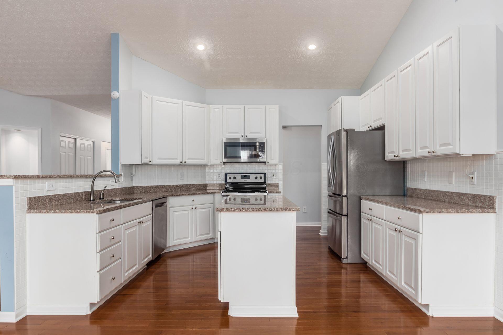 6252 Clover Place, Hilliard, Ohio image 7