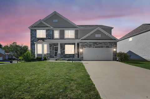 Photo of 641 Preston Trails Drive, Pickerington, OH 43147 (MLS # 225039213)