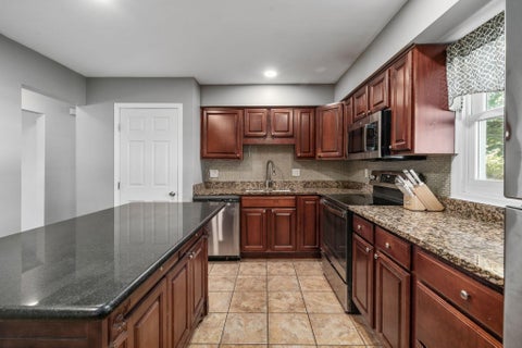 Tiny photo for 3415 Graystone Drive, Columbus, OH 43232 (MLS # 226032975)