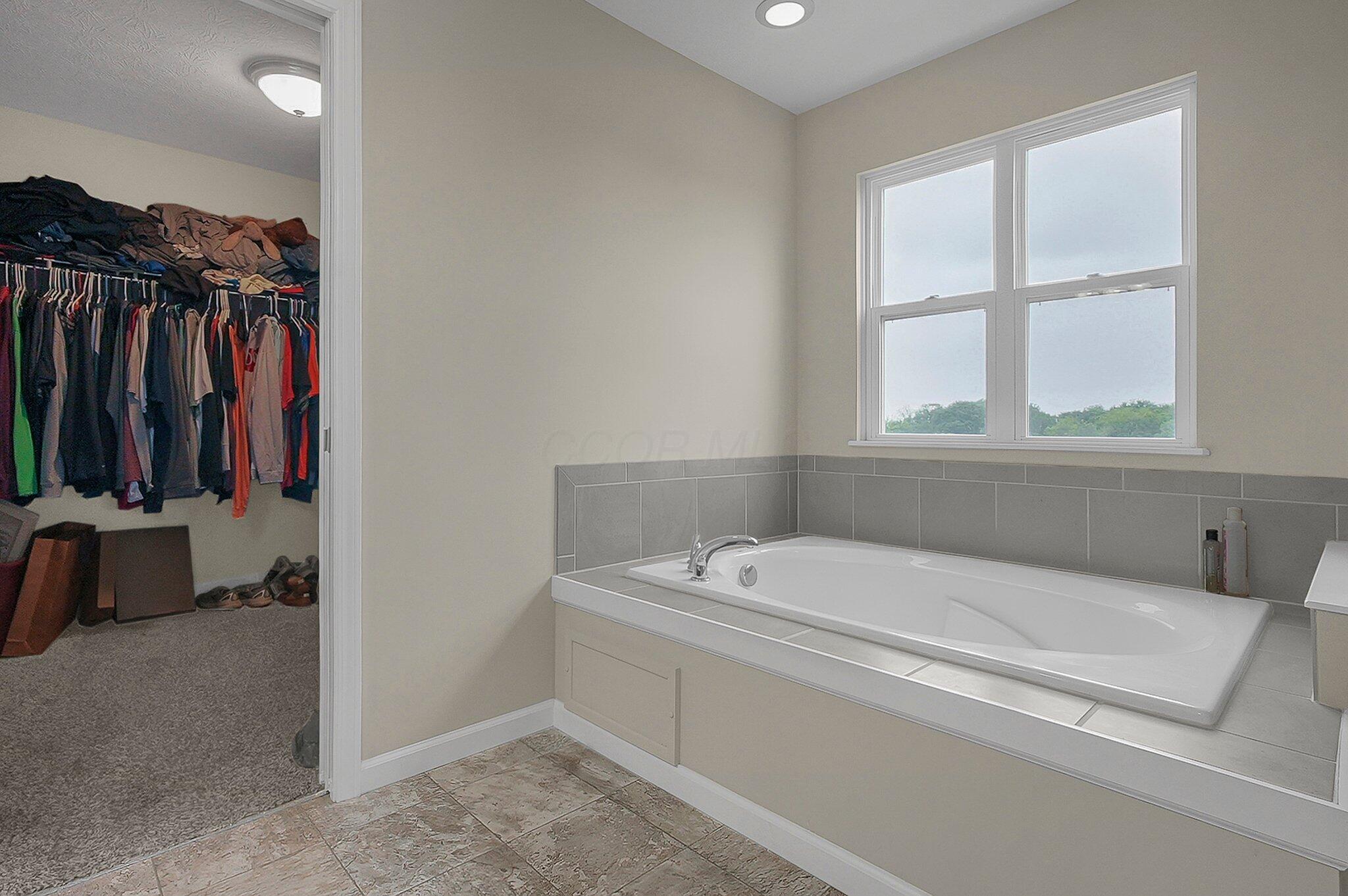 7573 Jenkins Drive, Canal Winchester, Ohio image 31