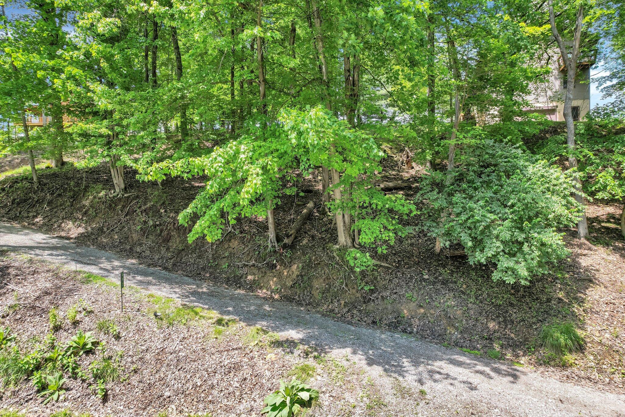 494 Kusa Lane, Sugar Grove, Ohio image 2