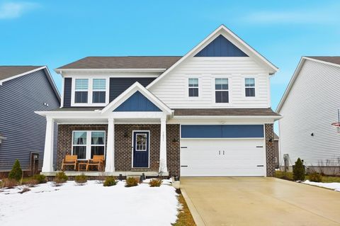 Photo of 1051 Beehive Grove, Grove City, OH 43123 (MLS # 226004508)