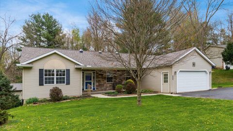 Photo of 1664 Apple Valley Drive, Howard, OH 43028 (MLS # 226012212)