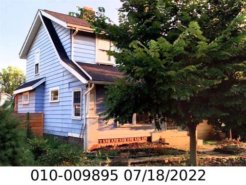 Photo of 605 Southwood Avenue, Columbus, OH 43207 (MLS # 226001162)
