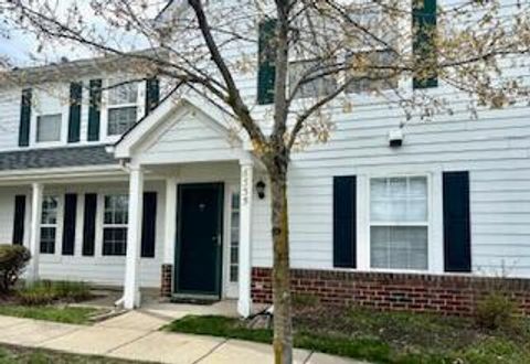 Photo of 6335 Lakeview Drive W, Grove City, OH 43123 (MLS # 226011666)