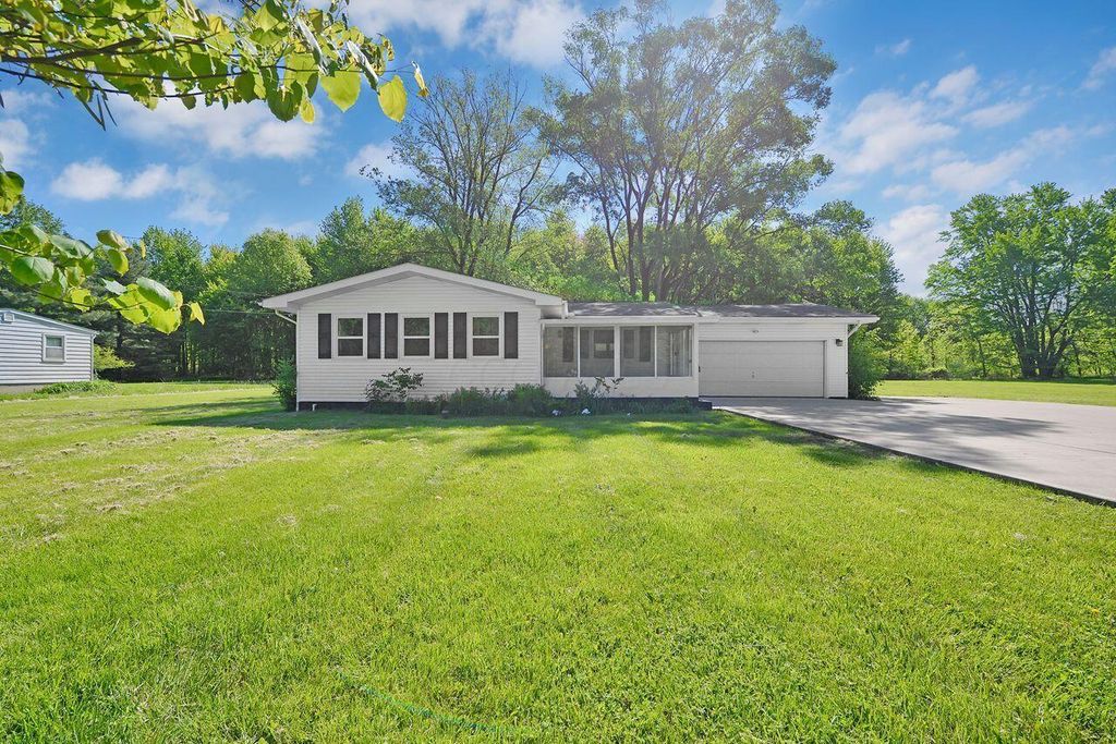 Photo of 3543 S State Route 605, Galena, OH 43021 (MLS # 226015611)