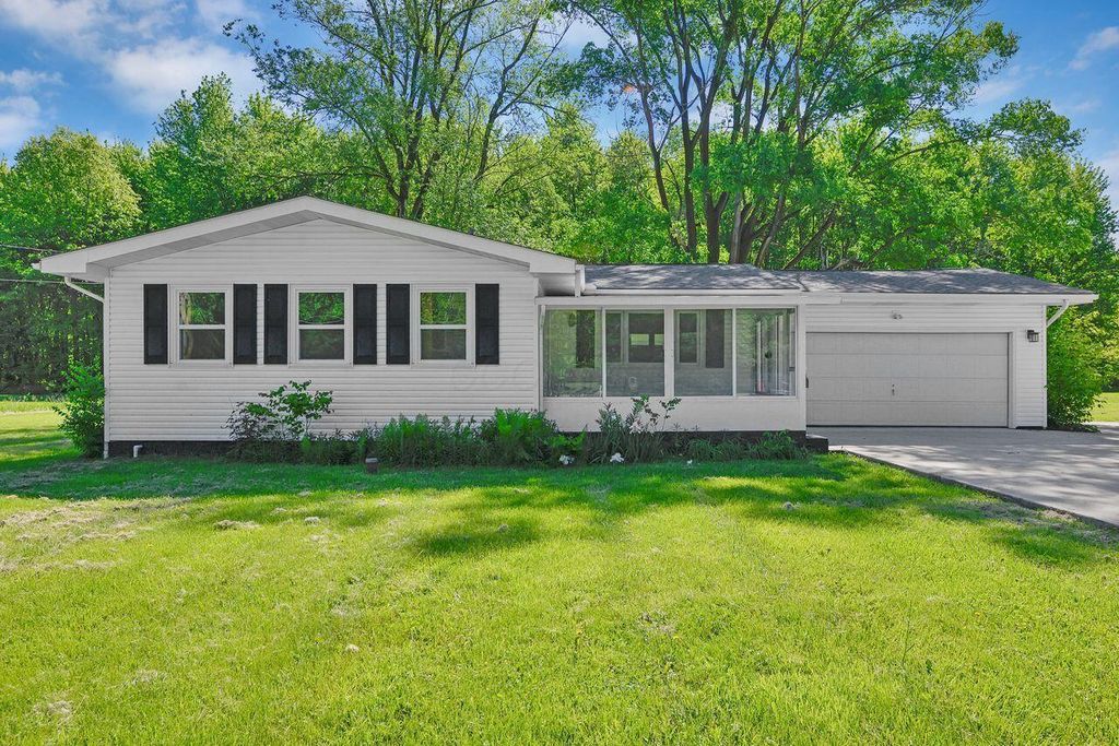 Photo of 3543 S State Route 605, Galena, OH 43021 (MLS # 226015611)