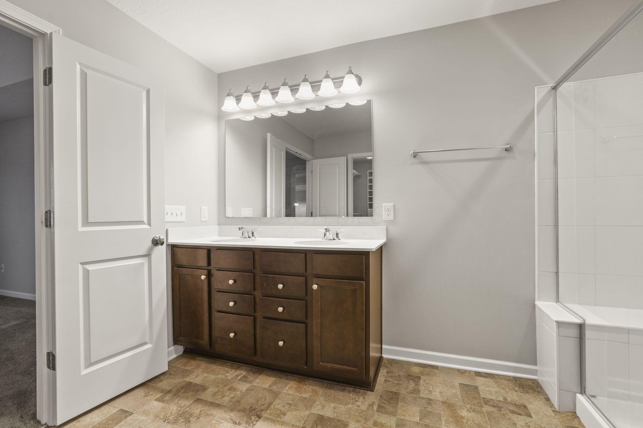709 Salisbury Street, Pickerington, Ohio image 24