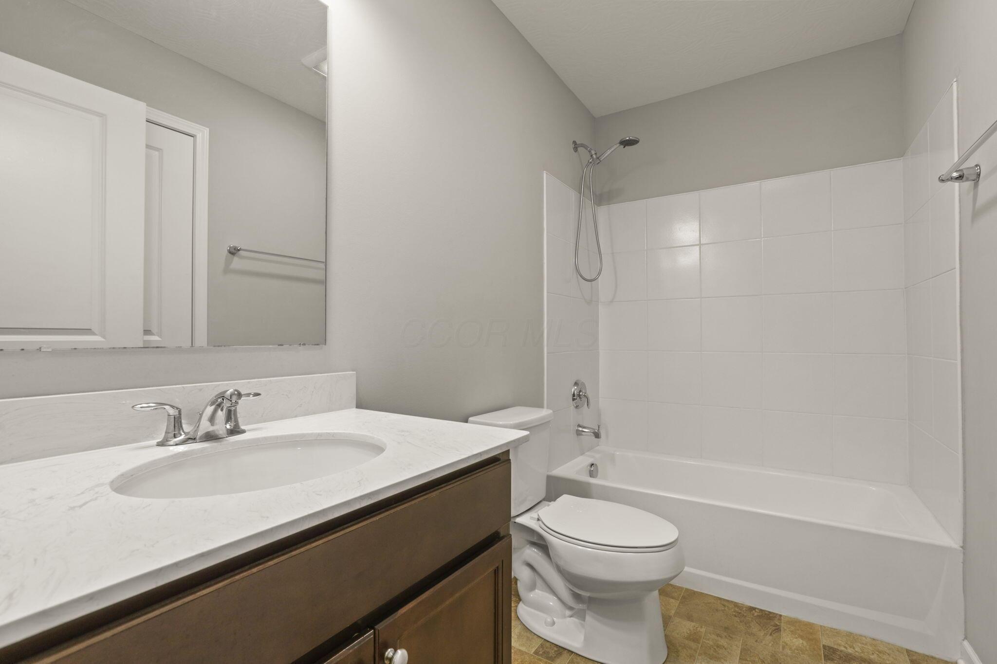709 Salisbury Street, Pickerington, Ohio image 33