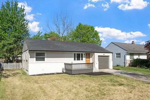 Photo of 689 Georgian Drive, Columbus, OH 43228 (MLS # 226012677)