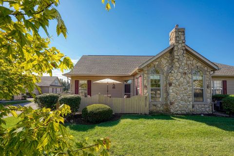 Photo of 3717 Stoneway Point, Powell, OH 43065 (MLS # 225027503)