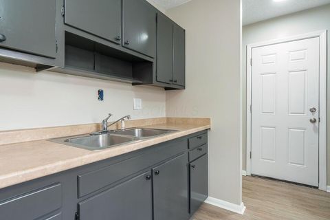 Photo of 1775 Alcoy Drive, Columbus, OH 43227 (MLS # 226009009)