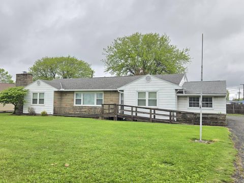 Photo of 2426 E Mansfield Street, Bucyrus, OH 44820 (MLS # 226016201)
