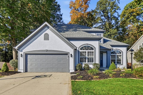 Photo of 4784 Brittonhurst Drive, Hilliard, OH 43026 (MLS # 226040312)