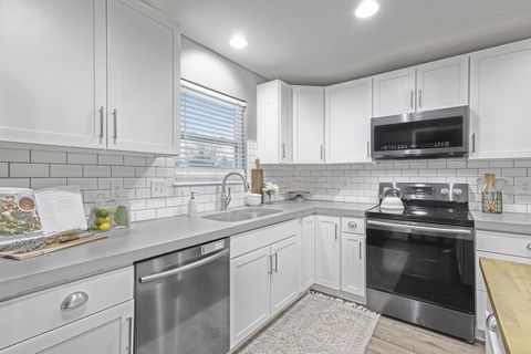 Tiny photo for 604 Clark Avenue, Ashville, OH 43103 (MLS # 226007344)