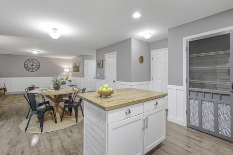 Tiny photo for 604 Clark Avenue, Ashville, OH 43103 (MLS # 226007344)