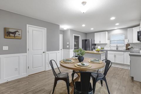 Tiny photo for 604 Clark Avenue, Ashville, OH 43103 (MLS # 226007344)