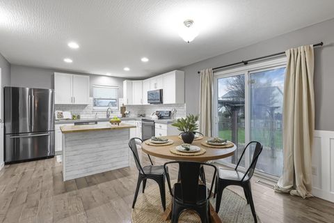 Tiny photo for 604 Clark Avenue, Ashville, OH 43103 (MLS # 226007344)