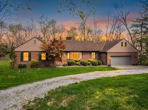Photo of 2434 Carriage Road, Powell, OH 43065 (MLS # 226012744)