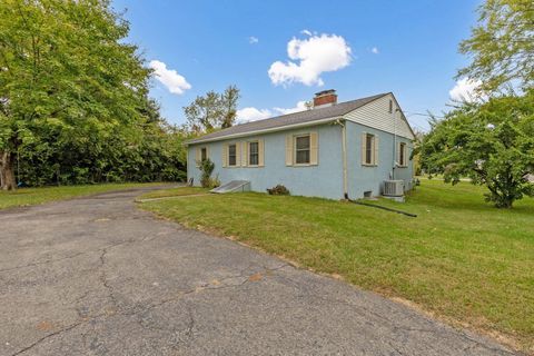 Tiny photo for 3245 Fisher Road, Columbus, OH 43204 (MLS # 225040257)
