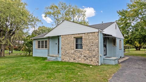 Tiny photo for 3245 Fisher Road, Columbus, OH 43204 (MLS # 225040257)