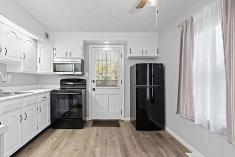 Tiny photo for 3245 Fisher Road, Columbus, OH 43204 (MLS # 225040257)