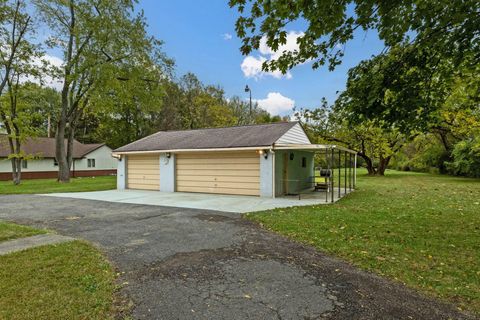 Tiny photo for 3245 Fisher Road, Columbus, OH 43204 (MLS # 225040257)