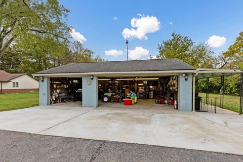 Tiny photo for 3245 Fisher Road, Columbus, OH 43204 (MLS # 225040257)