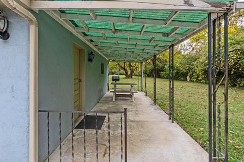 Tiny photo for 3245 Fisher Road, Columbus, OH 43204 (MLS # 225040257)