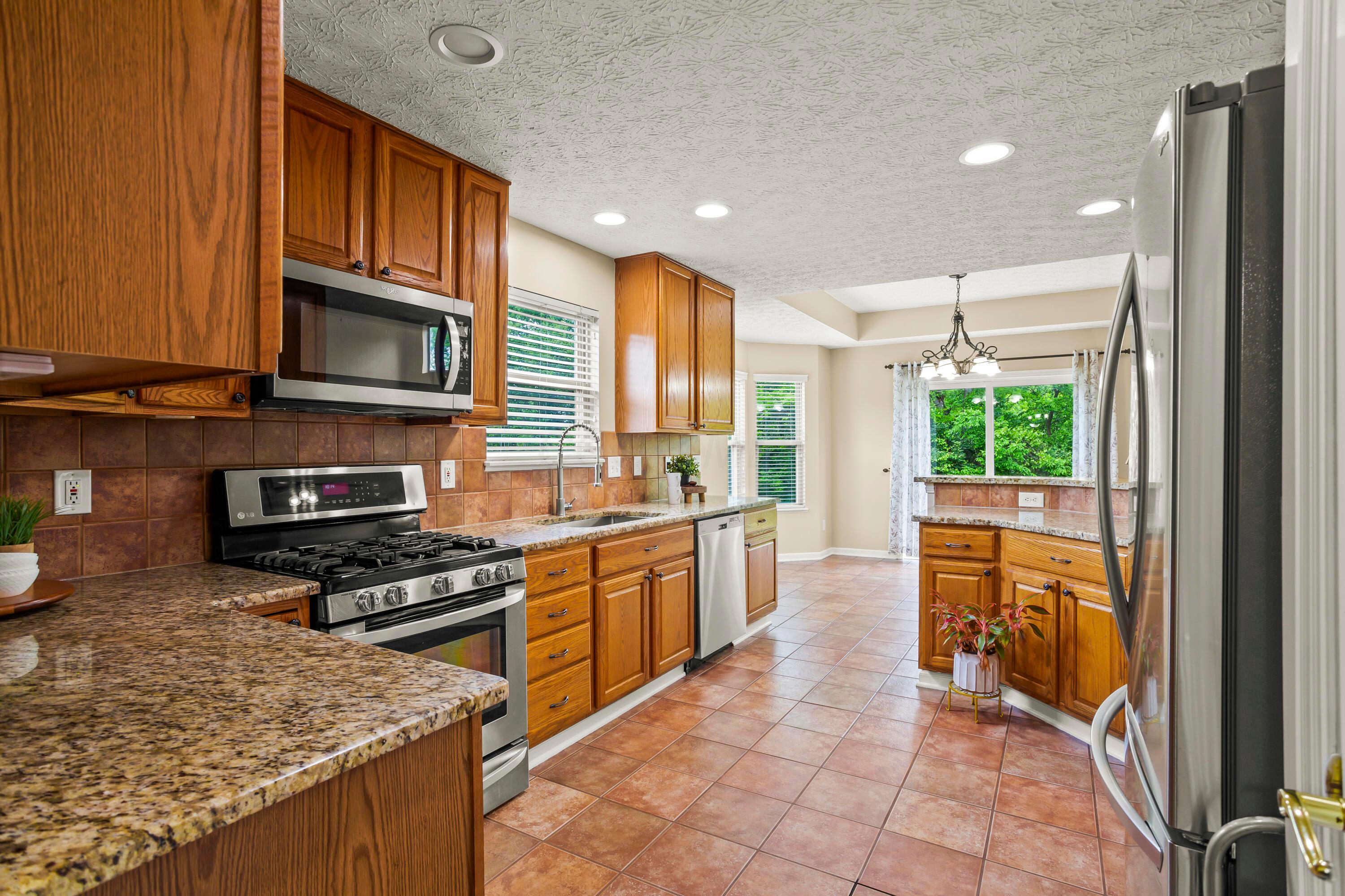 6702 Golden Way, Powell, Ohio image 25
