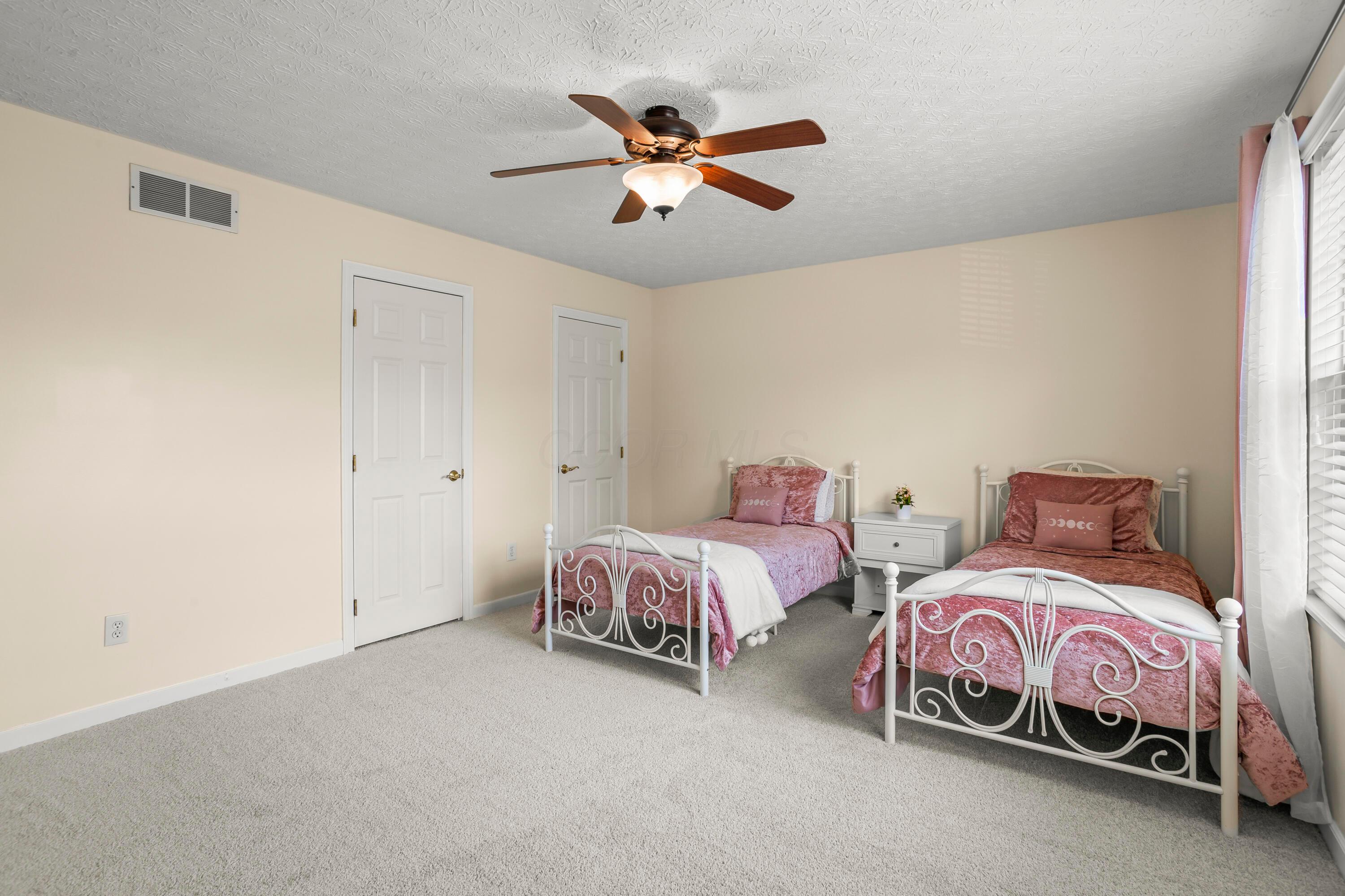 6702 Golden Way, Powell, Ohio image 38