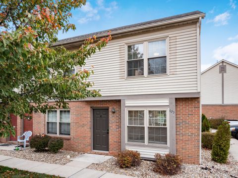 Photo of 629 Pebble Drive C #C, Delaware, OH 43015 (MLS # 226002687)