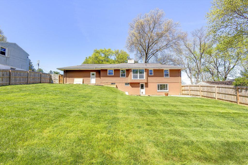 204 Vernedale Drive, Mount Vernon, Ohio image 2