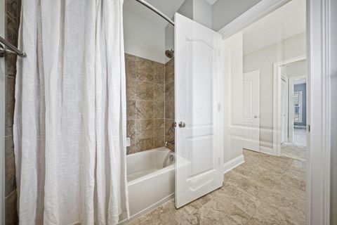 Tiny photo for 42 Keswick Woods, New Albany, OH 43054 (MLS # 226007350)