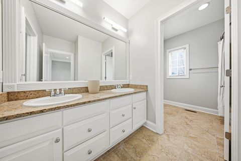 Tiny photo for 42 Keswick Woods, New Albany, OH 43054 (MLS # 226007350)