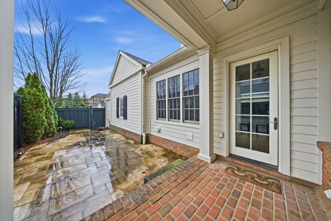 Tiny photo for 42 Keswick Woods, New Albany, OH 43054 (MLS # 226007350)