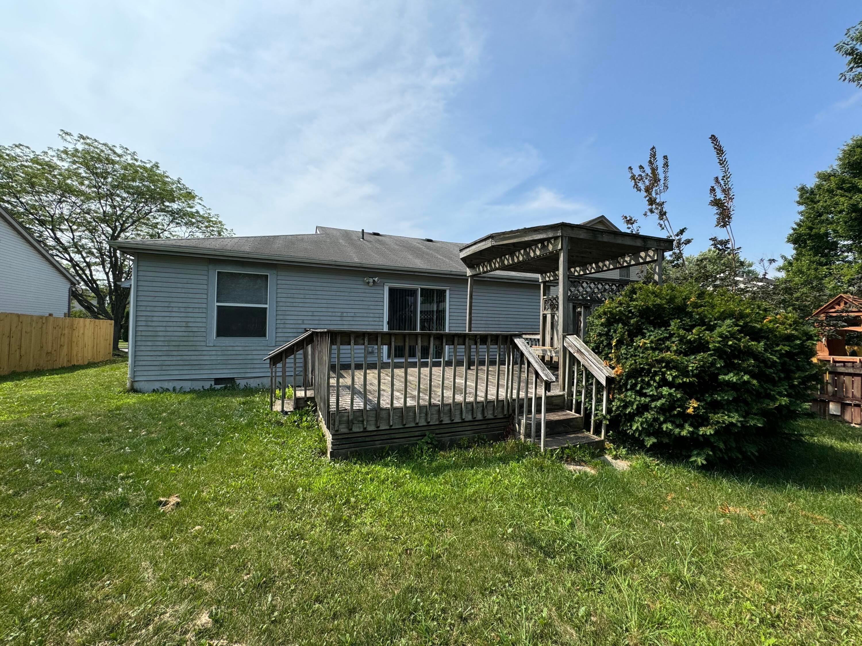 7640 Plainfield Drive, Pickerington, Ohio image 6