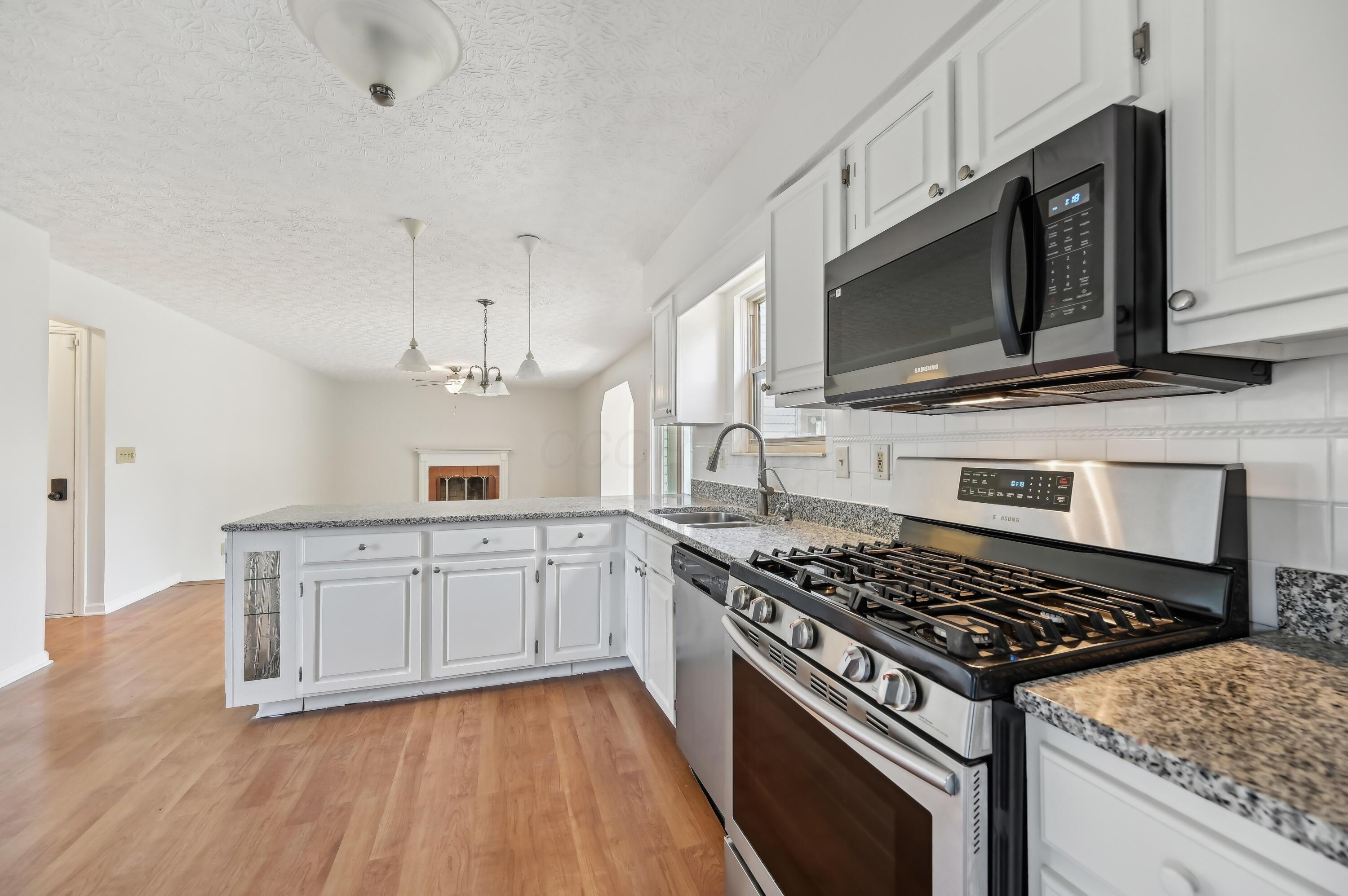 877 Pelham Court, Westerville, Ohio image 15