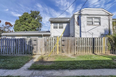 Photo of 4 Oak Road 4 #4, Columbus, OH 43217 (MLS # 226041365)