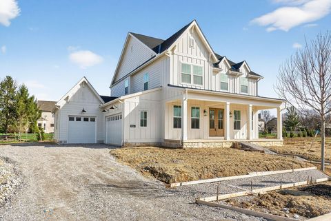 Photo of 3299 Briarwood Lane, Lewis Center, OH 43035 (MLS # 226002038)