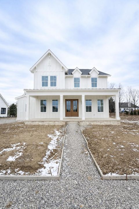 Photo of 3299 Briarwood Lane, Lewis Center, OH 43035 (MLS # 226002038)