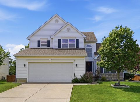 Photo of 918 Lockmead Court, Pataskala, OH 43062 (MLS # 226014845)